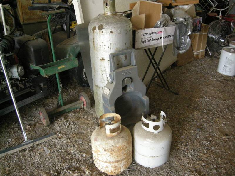 lot 239 image: Propane Tanks and Caddy