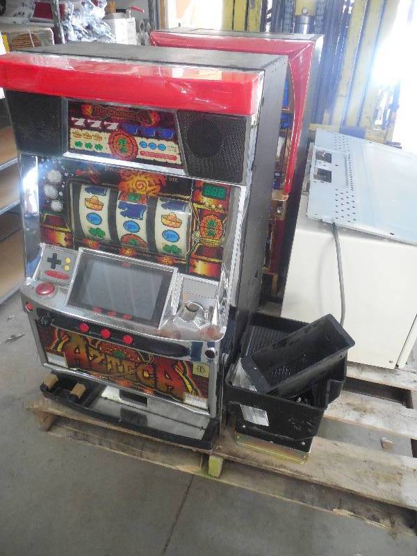 SLOT MACHINE - POWERS UP