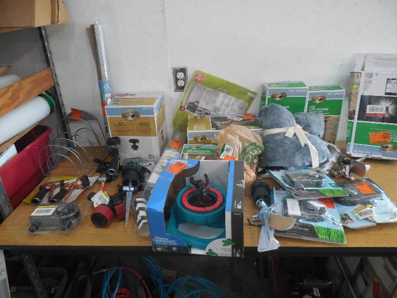 lot 21 image: ASSORTED BOX LOT