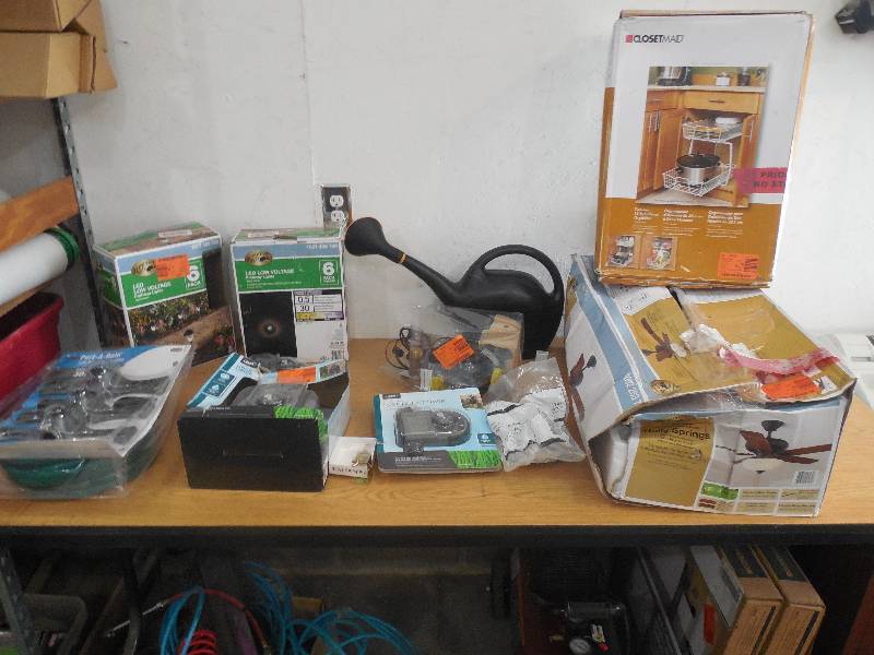 lot 102 image: ASSORTED BOX LOT OF ITEMS