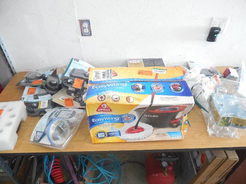 lot 109 image: ASSORTED BOX LOT