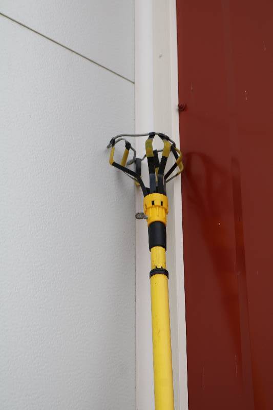 Light Bulb Changing Tool