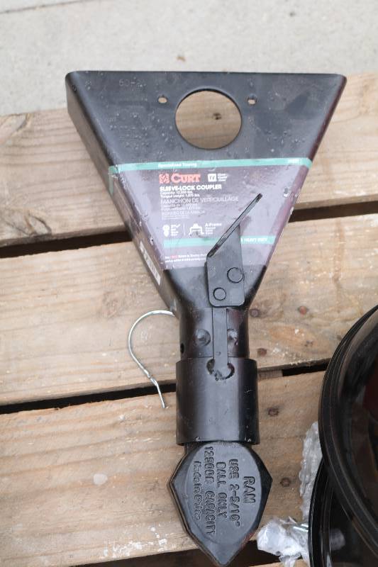 Curt Sleeve Lock Coupler