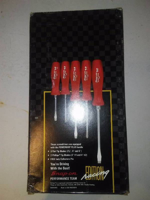 lot 4 image: Snap-on racing Edition Screwdriver Set (Includes Indy Collector Pin) $125 value