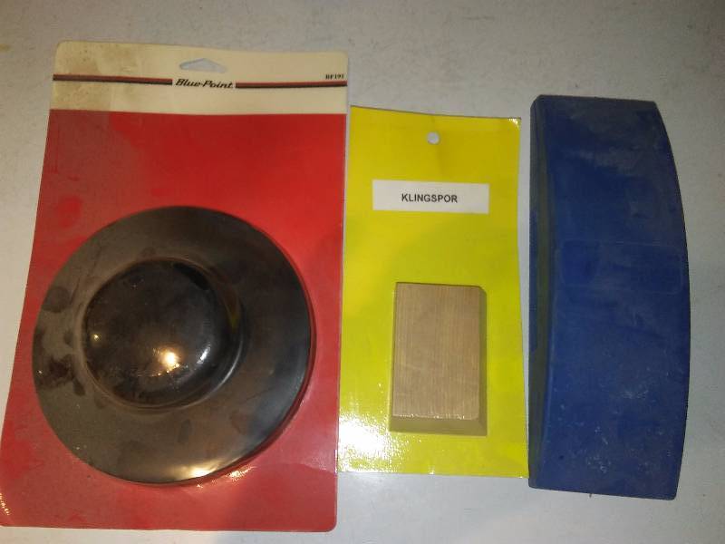 lot 33 image: Sanding Blocks (3)