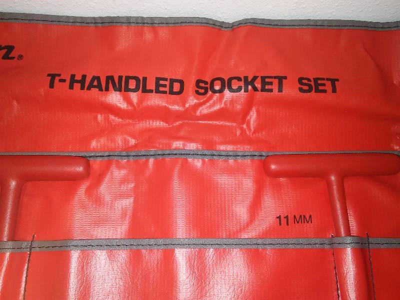lot 39 image: Snap-on T Handled Socket Set (208THMSK), 8 sockets and storage bag