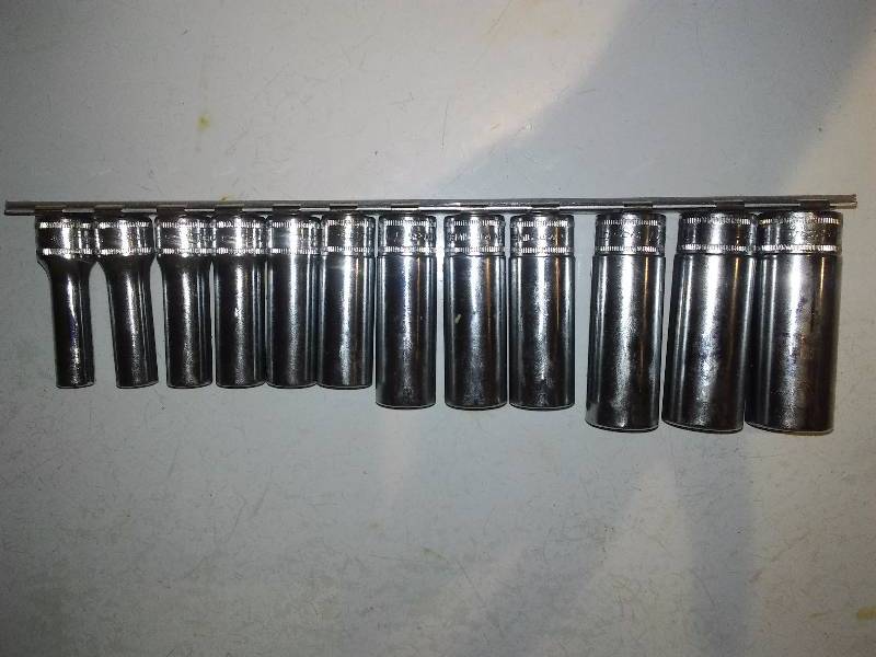lot 40 image: Snap-on Metric Deep Sockets, 12 sockets, size 8-19