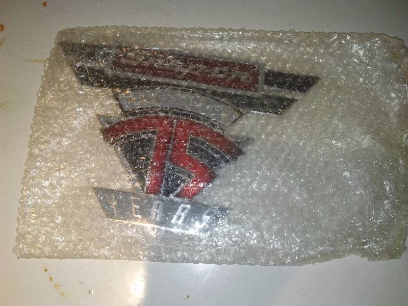 lot 42 image: Snap-on 75 yr. wall plaque, ornament, can be hung, heavy