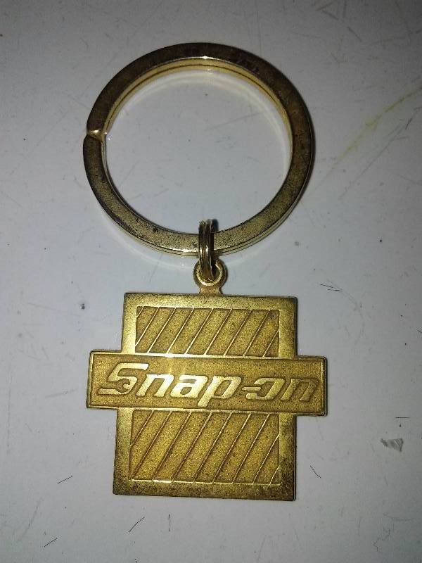 lot 56 image: Snap-on Gold Colored heavy duty keyring chain