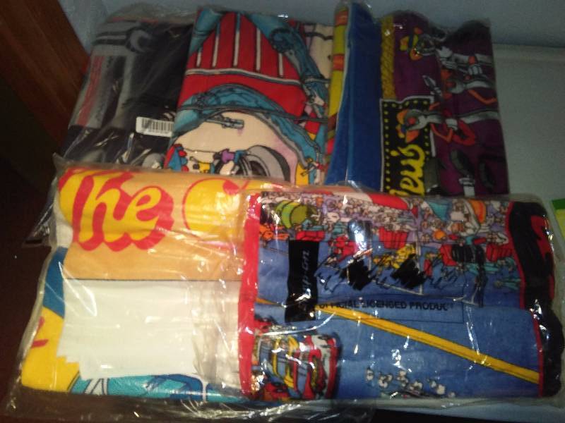 lot 69 image: Snap-on Annual Beach Towels, 5 Years