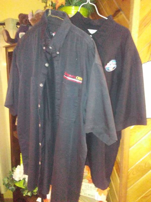 lot 89 image: Snap-on Black Short Sleeve Shirts XL (2)