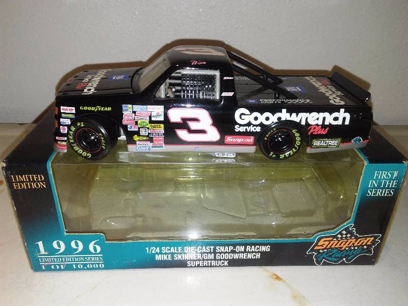 lot 99 image: Snap-on Racing GM Goodwrench Service plus, Chevrolet