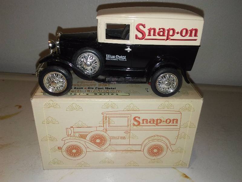 lot 106 image: Snap-on 1929 Ford Model A Delivery Can Bank
