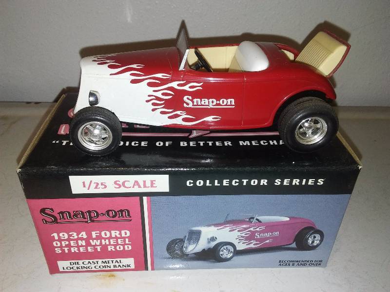 lot 121 image: Snap-on 1934 Ford Open Wheel Street Rod Bank