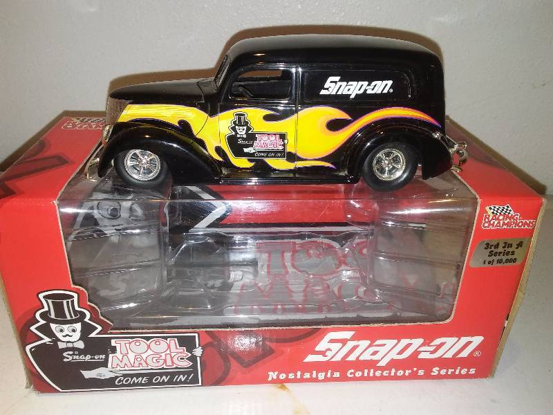 lot 124 image: Snap-on Nostalgia 1937 Ford Delivery Tool Magic