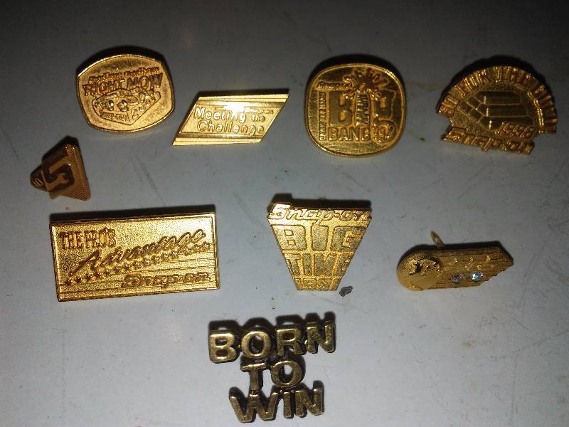 lot 142 image: Lapel Hat Tie Tac Pin Snap-on (9