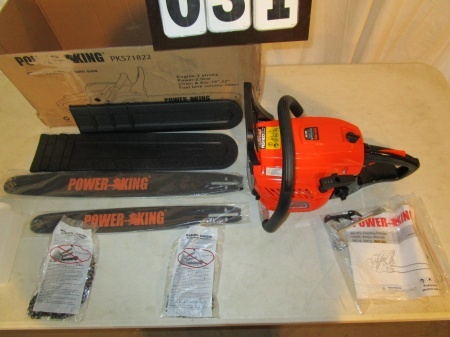 lot 31 image: Power King Chain Saw - 18 & 20 Bar