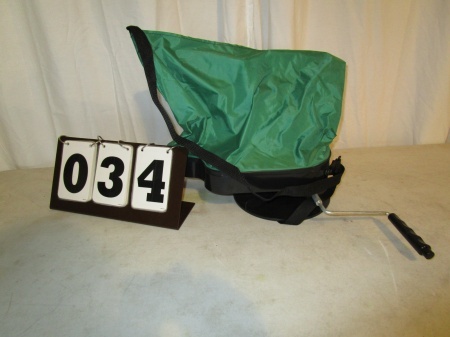 lot 34 image: Precision Handheld Spreader - 20 lb capacity
