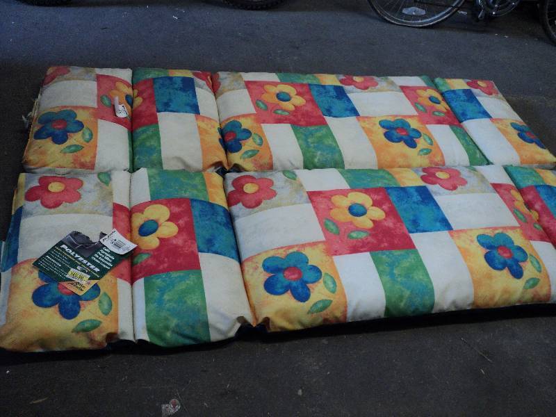 lot 311 image: 2 new chaise cushions Gander Paradi...