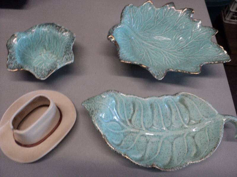 lot 322 image: collectable blue dishes and ash tra...