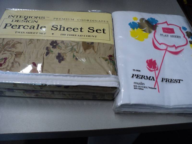 lot 325 image: new twin size percale sheet set plu...