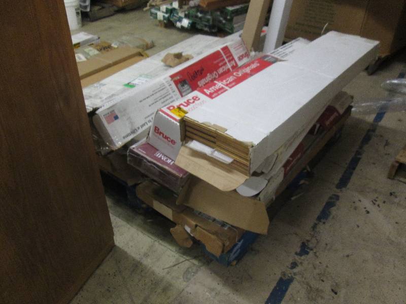 lot 62 image: Partial Pallet Assorted Flooring Pr...