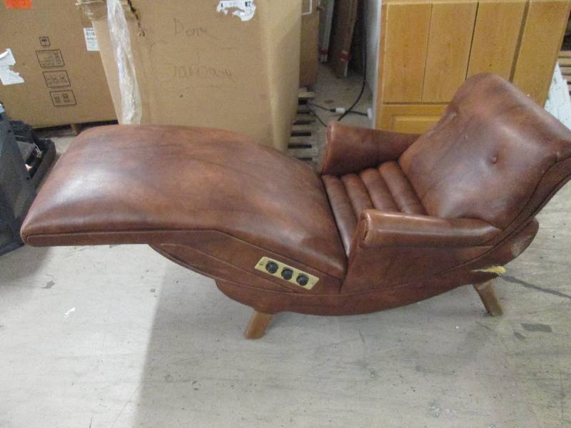 lot 66 image: Massage Lounger Chair - tested, cos...