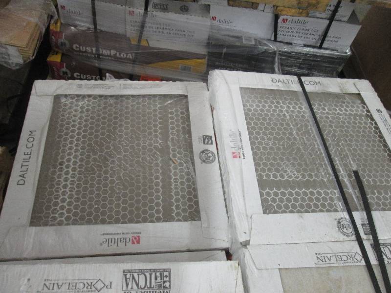 lot 74 image: Lot of 9 cs Daltile Forest Hills Cr...