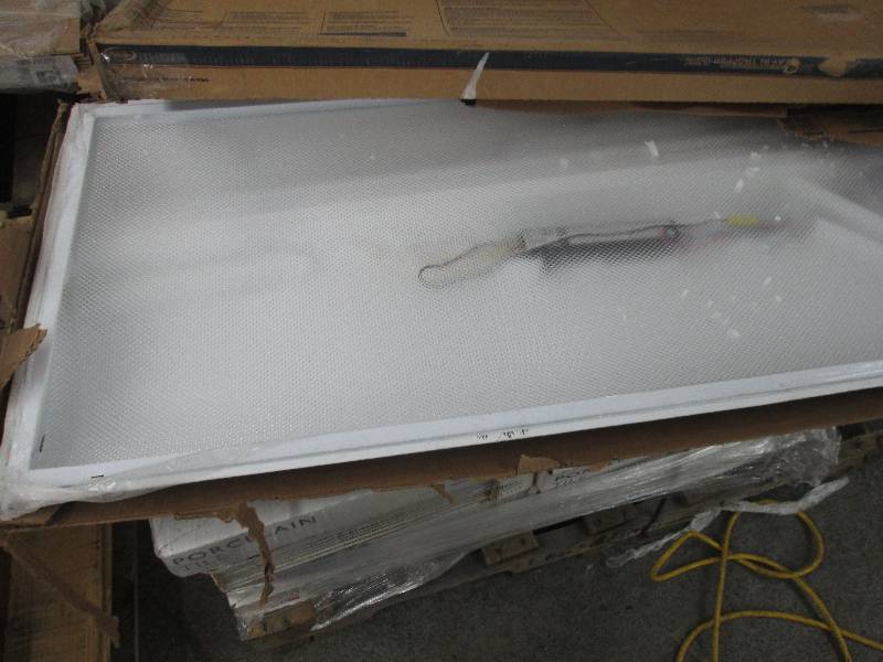 lot 101 image: Lot of 2 Lithonia Lighting 4 Light ...