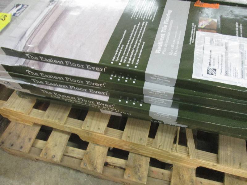 lot 117 image: Lot of 8 Cases Traffic Master Allur...