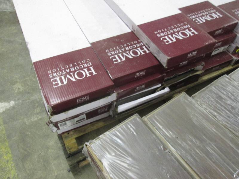 lot 122 image: Case of 10 Cases Home Decorators Co...