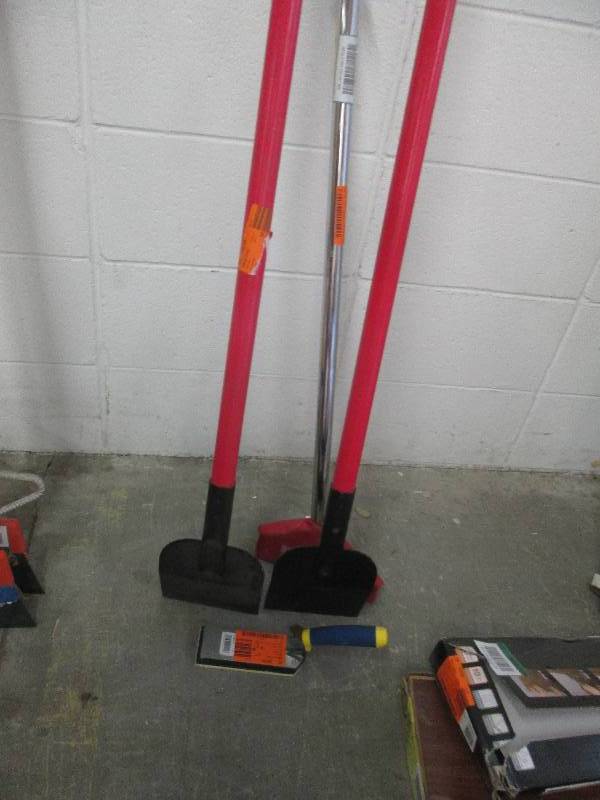 lot 129 image: Lot of 2 Bully Tools Floor Bully 6 ...