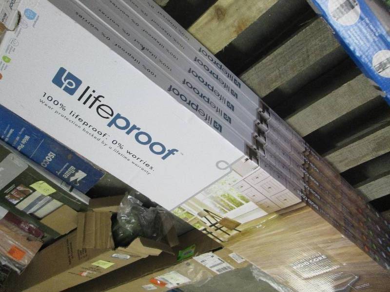 lot 133 image: 5 Cases LifeProof Multi-Width x 47....