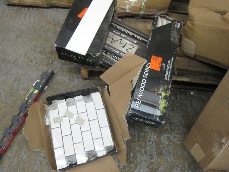 lot 153 image: 4 Cases Assorted Flooring...