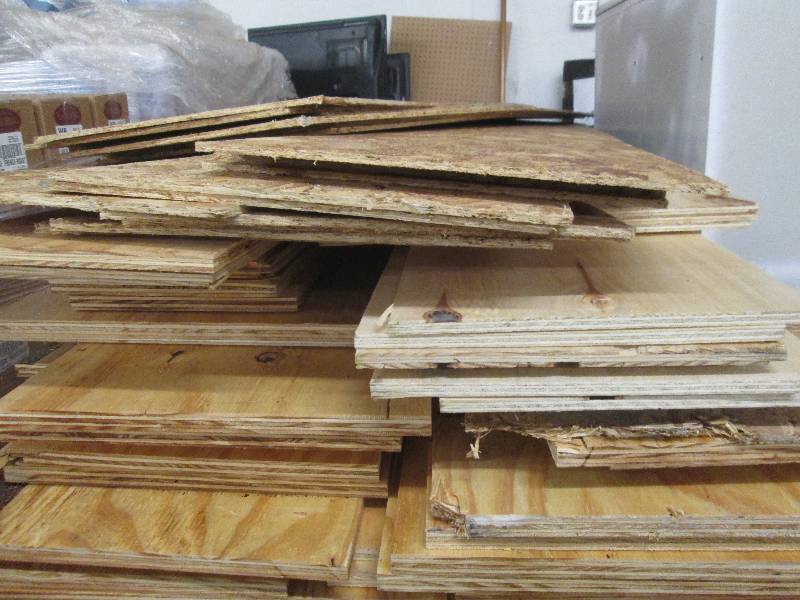 lot 185 image: Lot of Assorted 8 ft Plywood Pieces...