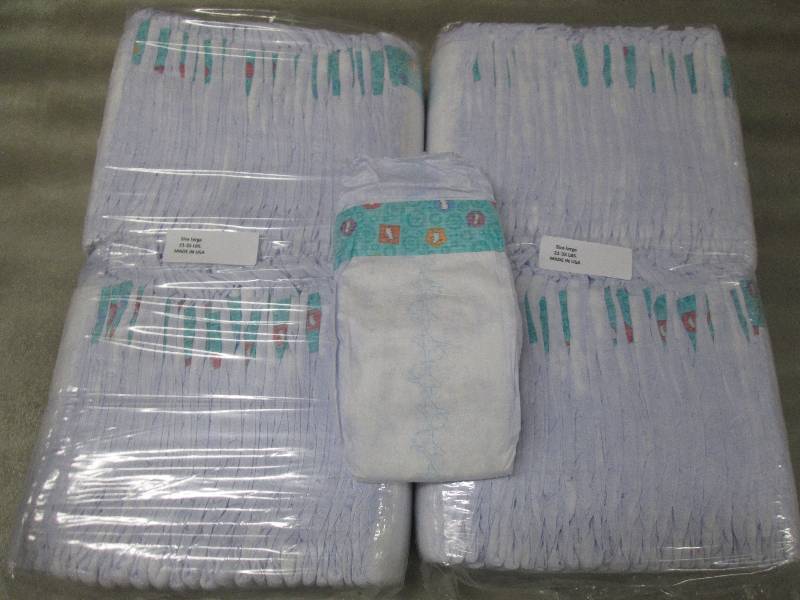 lot 206 image: 2 Packs of 50 each Disposable Diape...
