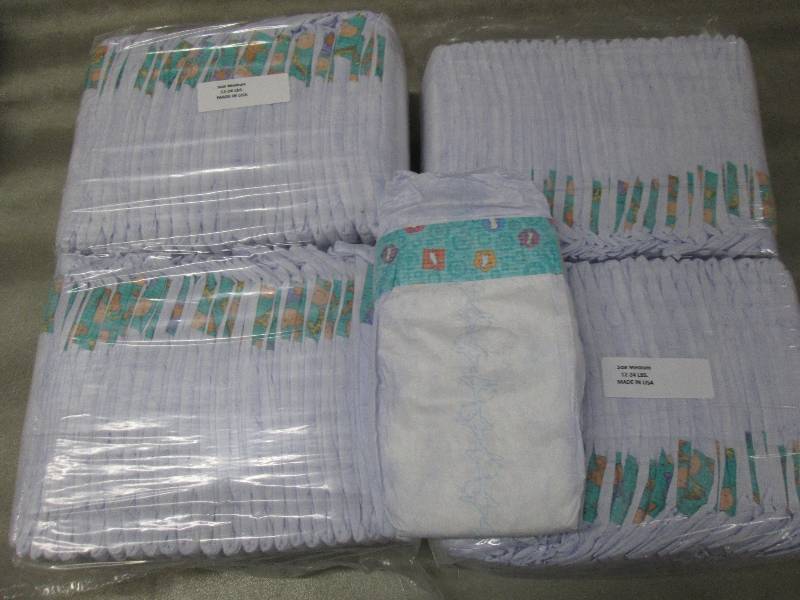 lot 218 image: 2 Packs of 50 each Disposable Diape...