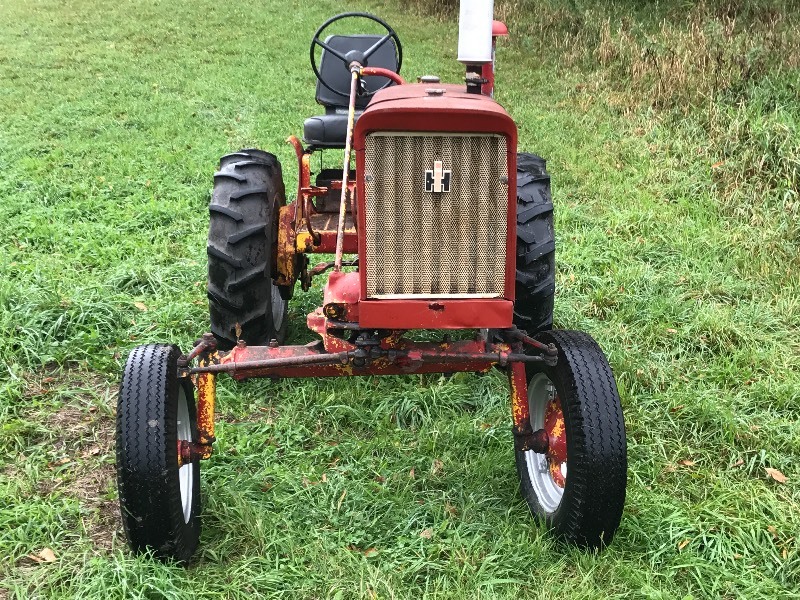 International 140 Tractor