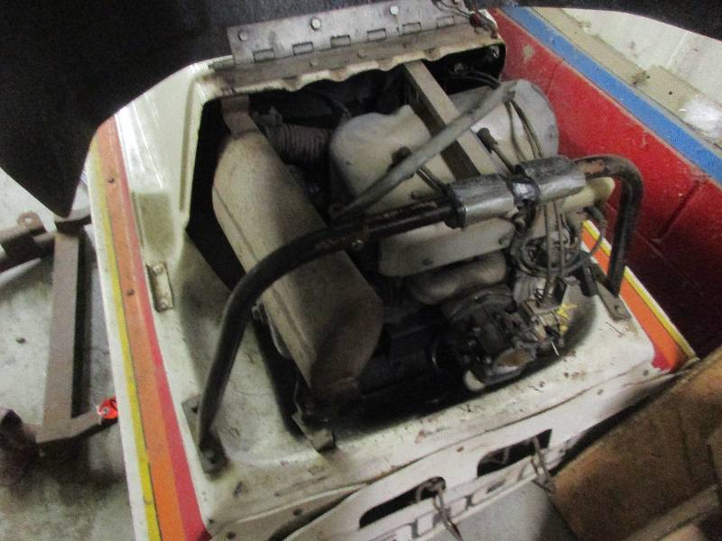 lot 11 image: Raider snowmobile
