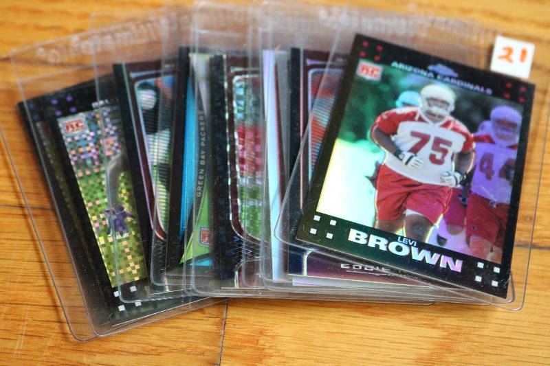 lot 21 image: 10 Football Chrome Refractor cards...