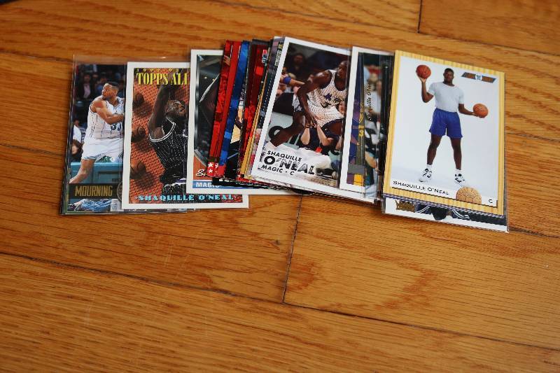 lot 14 image: 30 Shaquille Oneal cards...