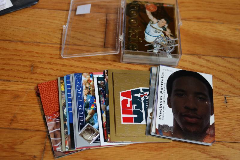lot 11 image: 50 Basketball inserts...