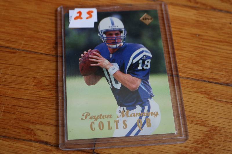 lot 25 image: Peyton manning Rookie card...