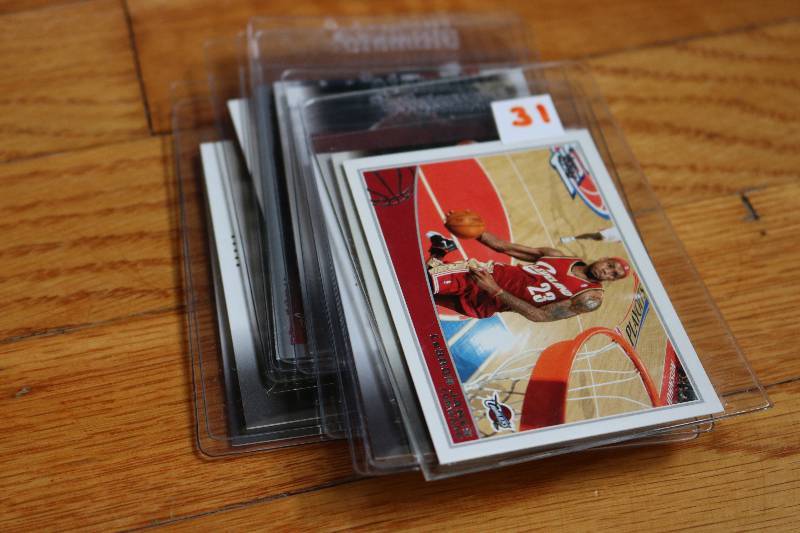lot 31 image: 10 LeBron James cards...
