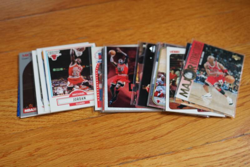 lot 33 image: 25 Michael Jordan cards...