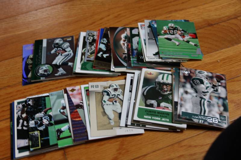 lot 70 image: 75 Curtis Martin cards...