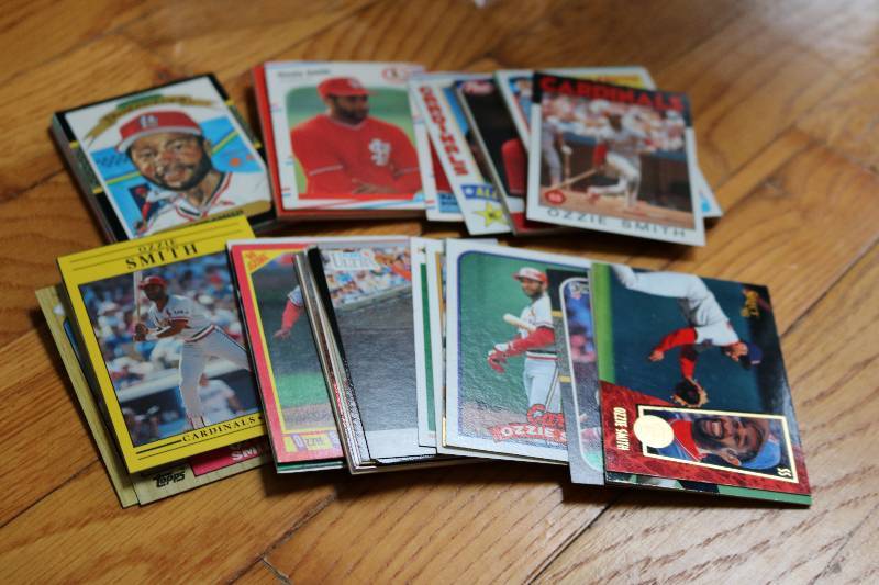 lot 75 image: 75 Ozzie Smith cards...