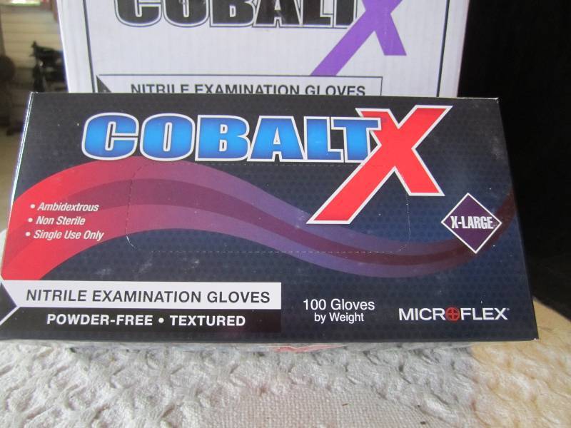 lot 16 image: Case of 1000 Examination Gloves 10 ...