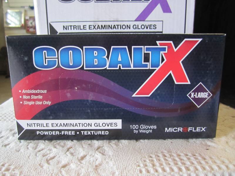 lot 17 image: Case of 1000 Examination Gloves 10 ...