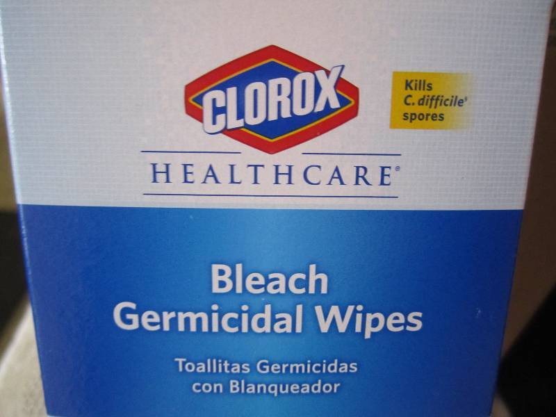 lot 34 image: Case of 300 Clorox Bleach Germicida...